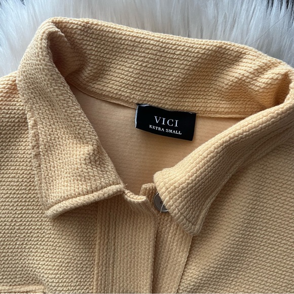 Vici Yellow Button-Front Textured Oversized Shacket - Picture 3 of 7